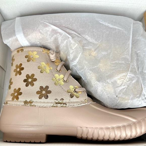 Simply Southern Tan Flower Metallic Duck Boots Women 9 - Picture 2 of 7